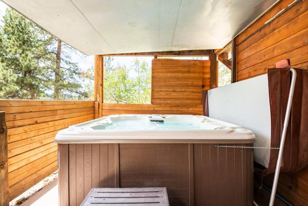 Private Hot Tub Overlooking Pikes Peak Woodland Park Buitenkant foto